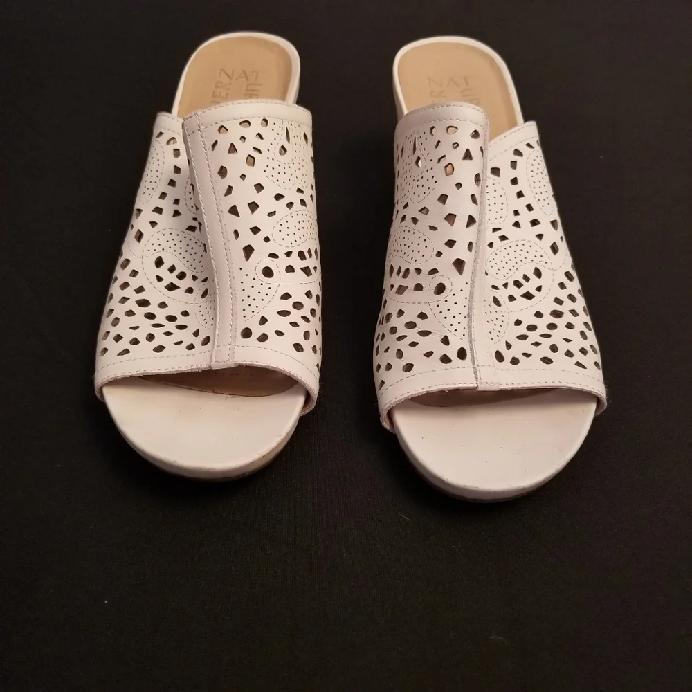 Naturalizer Womens CHARLOTTE Wedged Sandals Cut Out White Size 8N - Picture 1 of 7